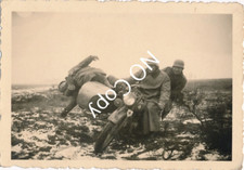 Foto WK2 Motorrad Gespann Zündapp Wehrmacht Soldaten Sturz X139