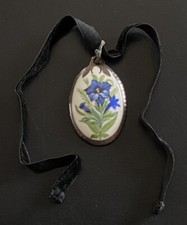 • antiker Porzellan