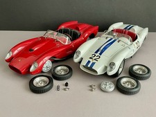 2x Ferrari 250 Testa Rossa von CMC in 1:18 defekt an Bastler Tuning Diorama