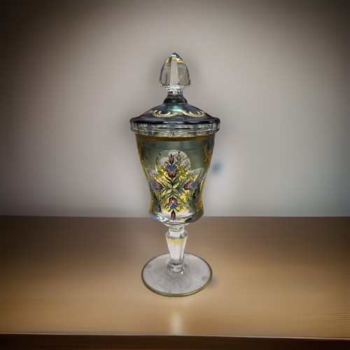 Wunderschöner deckelpokal - wunderschöner,