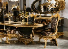 Eleganter schwarzer Esstisch