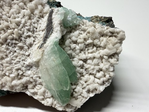 Grüner apophyllit auf stilbit - auf,