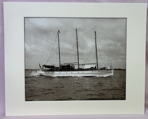 Vintage motoryacht louana - vintage,