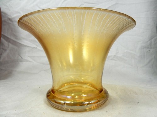 Formschöne irisierende vase - formschöne,