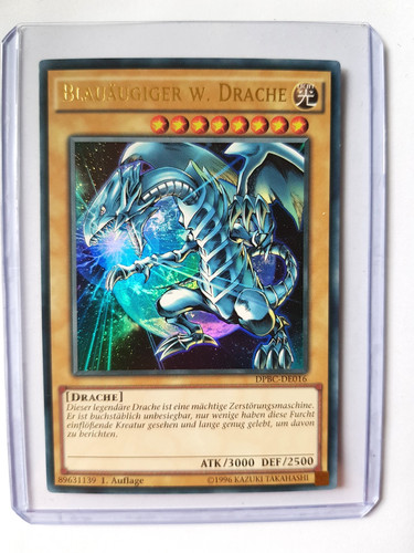 Blauäugiger drache - blauäugiger, w.