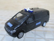 HERPA 1:87: Mercedes-Benz Viano "Polizei SEK MEK Einsatzleitung"