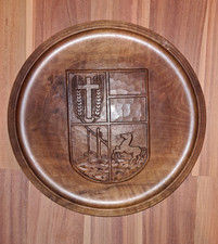 Schöner Wappenteller aus Holz geschnitzt 31,5 cm Durchmesser