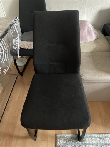 Schwarzer freischwinger mit - freischwinger,