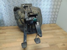 VW T4 Pedalbock Pedalerie Pedal Kupplung elektr. Gaspedal 7D1721115 ()