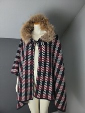 ESCADA MARGARETHA LEY PONCHO