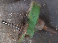 Achsantrieb links / Achstrichter von  Monax AWK 107D Einachser