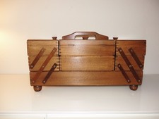 Nähkasten aus dunklem Holz + recht groß + VINTAGE