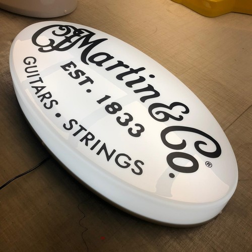Martin co guitar - co,