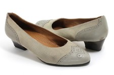 Elegant Vintage Pumps