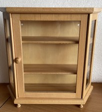 Vitrine, Geschirrschrank fürs Puppenkind
