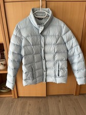 Leichte hellblaue Daunenjacke