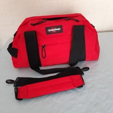 EASTPAK Sporttasche NEU stabile Reisetasche Tasche Größe S