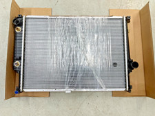 BMW E32 E34 NEW Radiator Auto