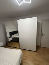 Kleiderschrank 
