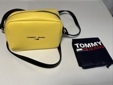 Tommy Jeans Handtasche gelb