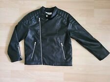 Lederjacke im Bikerstil