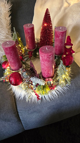 Adventskranz mit roten - mit,