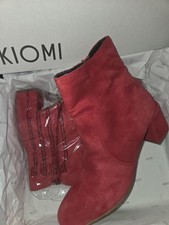 Nagelneue Stiefeletten In Rot