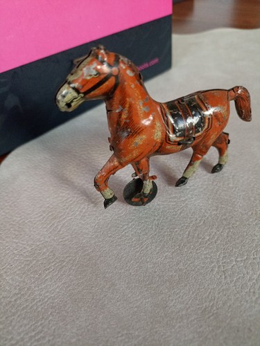 Ein blech pferd für - ein, karussell