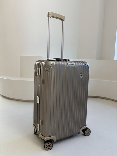 Rimowa lufthansa privat jet - x,