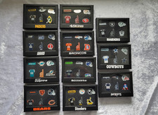 6-teiliges NFL Badge PIN Set, emailiert in Teamfarben, Neu und Originalverpackt