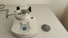 Mikroskop-Stativ mit Auf- und