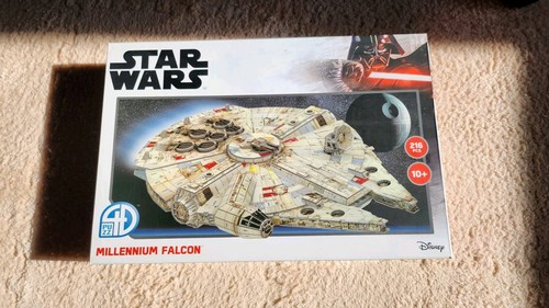 Star wars millenium falcon - wars,