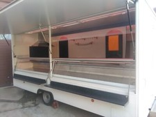 Verkaufsanhänger Marktanhänger Borko Höhns mit Kühltheke und Kochecke Imbiss 