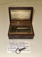 Walzenspieluhr aus Holz, Spieldose, Spieluhr