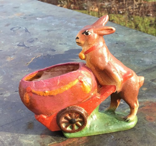 Altes osterei vom osterhasen - osterei,