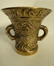 alter kleiner Mörser mit