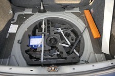 VW Golf 5 1K Bordwerkzeug Pannenset MIT Wagenheber für KeinNotrad Styropor