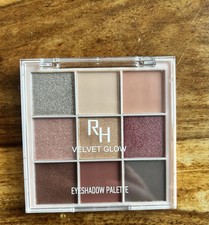 Velvet Glow Eyeshadow Palette