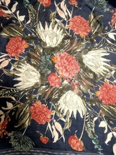 Blumiges Seidentuch 100% Naturseide Länge / Breite: 90 x 90 cm