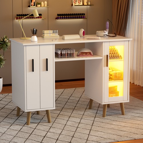 Nagelstudio-Tisch