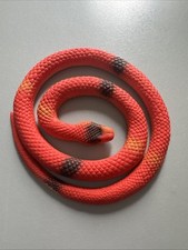 GUMMISCHLANGE SCHLANGE AUS GUMMI SPIELZEUG IN ROT CA. 62 CM