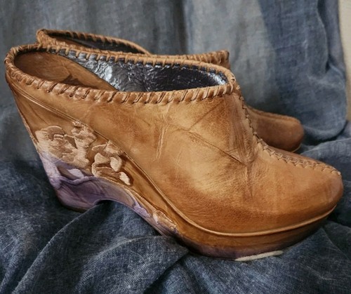 Are leder clogs - are,