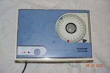 HONEYWELL Centra ZG215N mit analogSchaltuhr 53C Kompaktregler Witterungsgeführt 