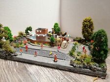 Diorama Spur H0 Stadtbrunnen RARITÄT mit Bäumen und vielen Figuren