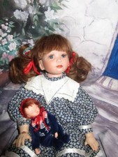 2 Puppen Handarbeit  Hand mit Marienkäfer❤️ MARIECHEN Porzellanpuppe Ostern Deko