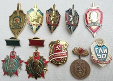 Gr. Konvolut von 10 Stück  AKADEMIE Orden u Abzeichen Russland UDSSR gemischt !