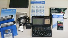 Sharp Organizer IQ-8300M + IQ-712B Dictionary + CE-133T Kabel + Software Vintage