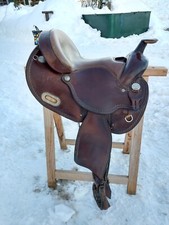 Sehr schöner dunkler Marken-Westernsattel mit Sattelbaum