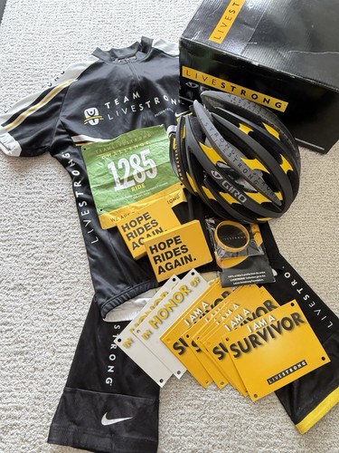 Lance armstrong livestrong - lance,