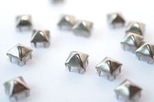 100x Pyramiden Nieten Krallennieten, 9.3 x 9.3 mm, Colonial Nickel, C&C Metal P.